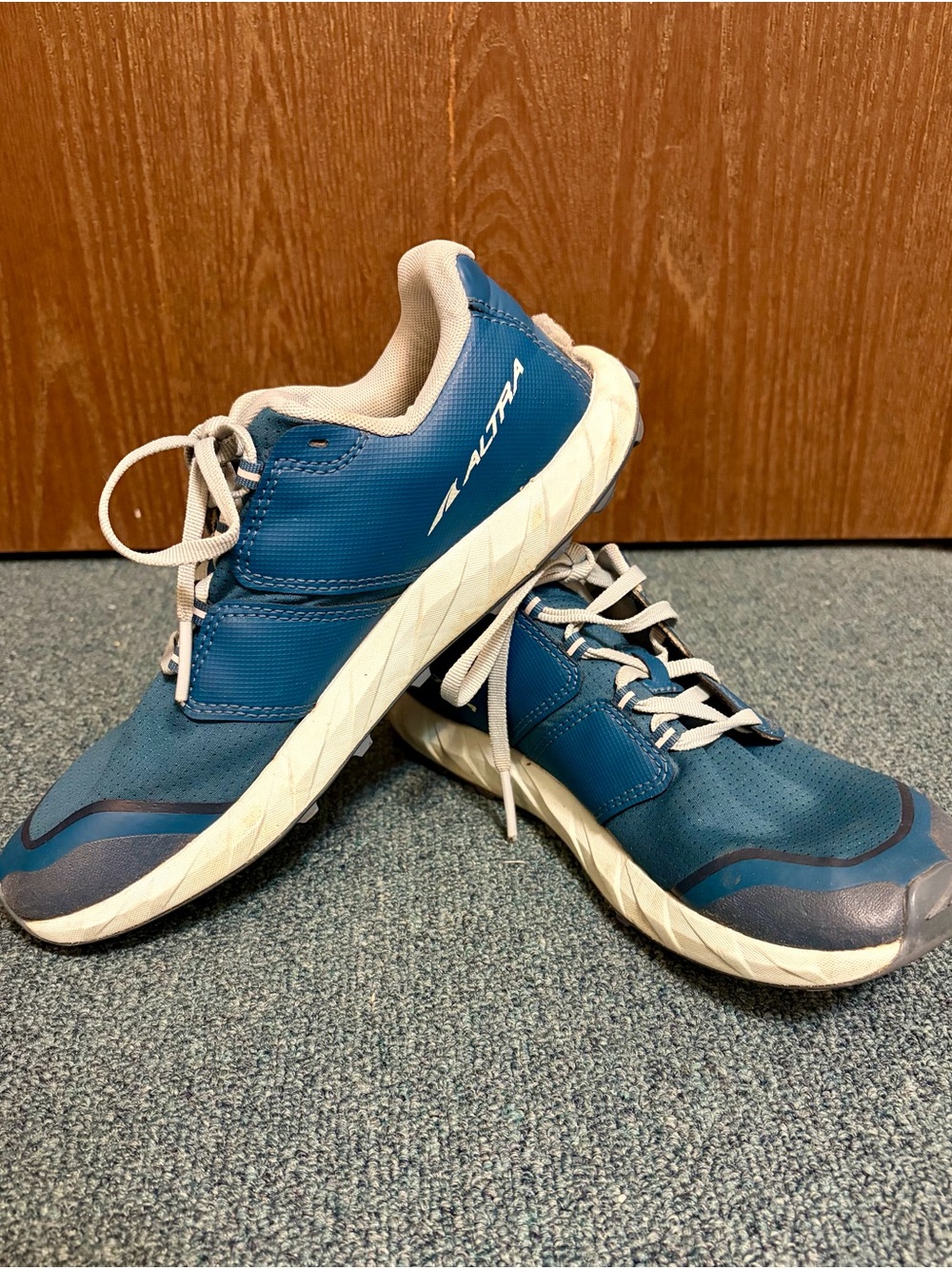 Altra Women’s Teal-Blue Superior 5 Athletic Running Shoes